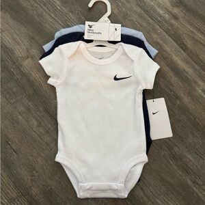 Nike Infant Bodysuit Trio - White, Navy, Light Blue